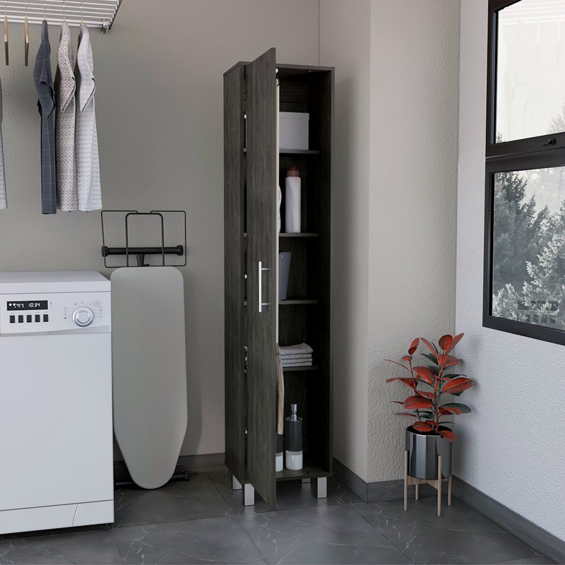 Armoire de rangement étroite de 70,8 po de hauteur avec 5 tablettes, 3 supports à balais et quincaillerie en métal, Chêne