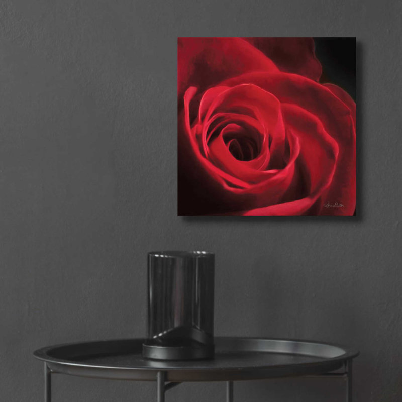 «The Red Rose I» par Lori Deiter, art mural en verre acrylique, H 12 po x l 12 po x P 0,13 po