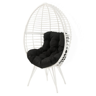 Chaise de patio noire et blanche avec coussin amovible