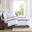 Édredon 8 pièces pour grand lit - Magnifique accents brodés avec garniture blanche et grise, taies décoratives, coussins décoratifs euro lavables à la machine et grand pour un look élégant-120469538-120469535