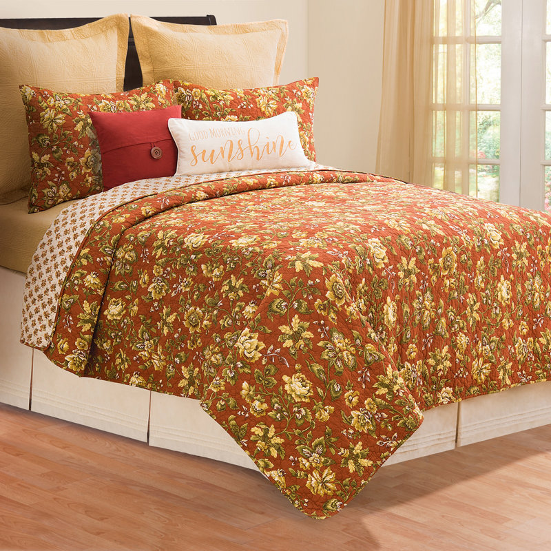 Estelle Reversible Floral Cotton King Quilt Set
