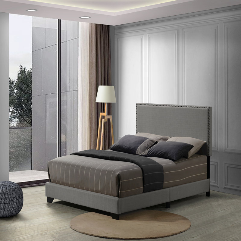Grand lit, tissu gris clair