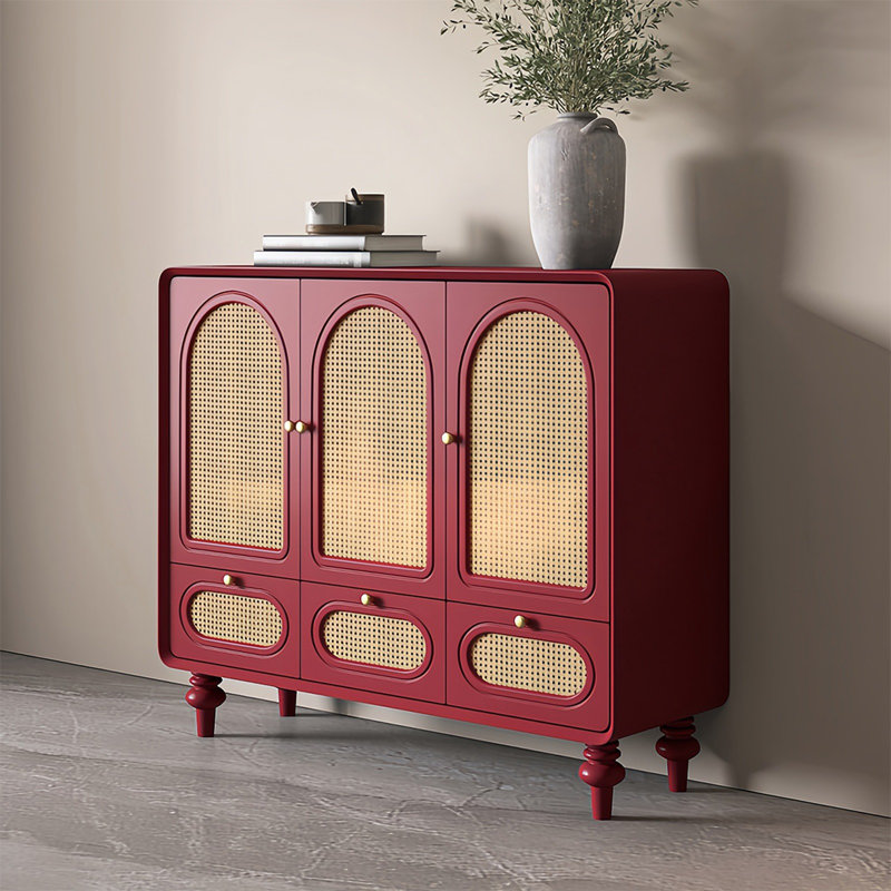 Buffet mi-ancien en rotin, Rose rouge