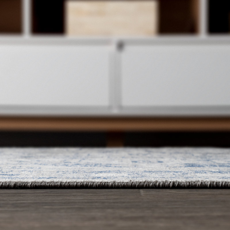 Tapis moderne persan rétro à motif de médaillons gris clair / bleu marine Lawton, Rectangle 7 pi 9 po x 10 pi