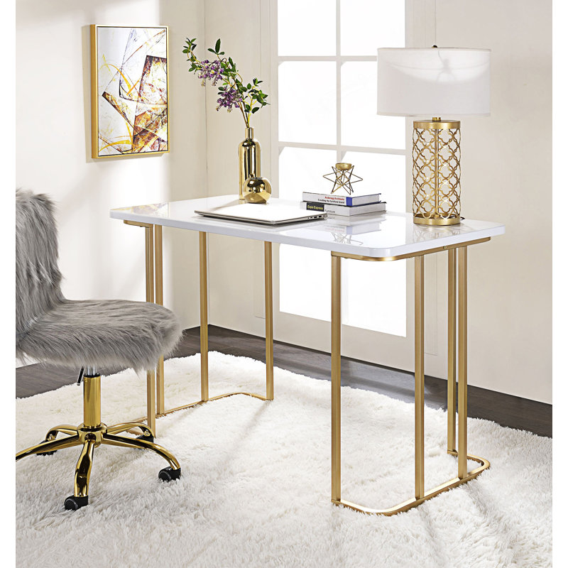 Bureau d'écriture avec base ouverte