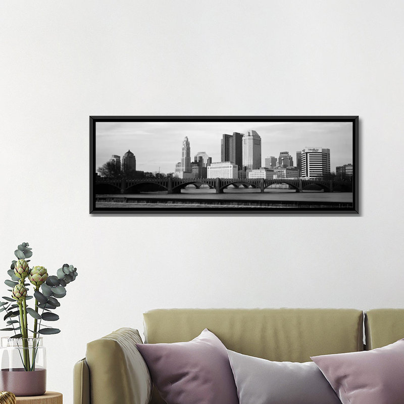 Columbus panoramique cityscape, reproduction de photo sur toile en noir et blanc, H 20 po x l 60 po x P 1,5 po, Noir / blanc