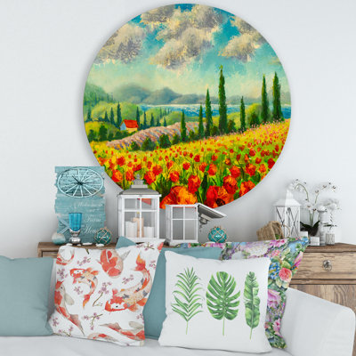Magnifique paysage avec coquelicots en Italie