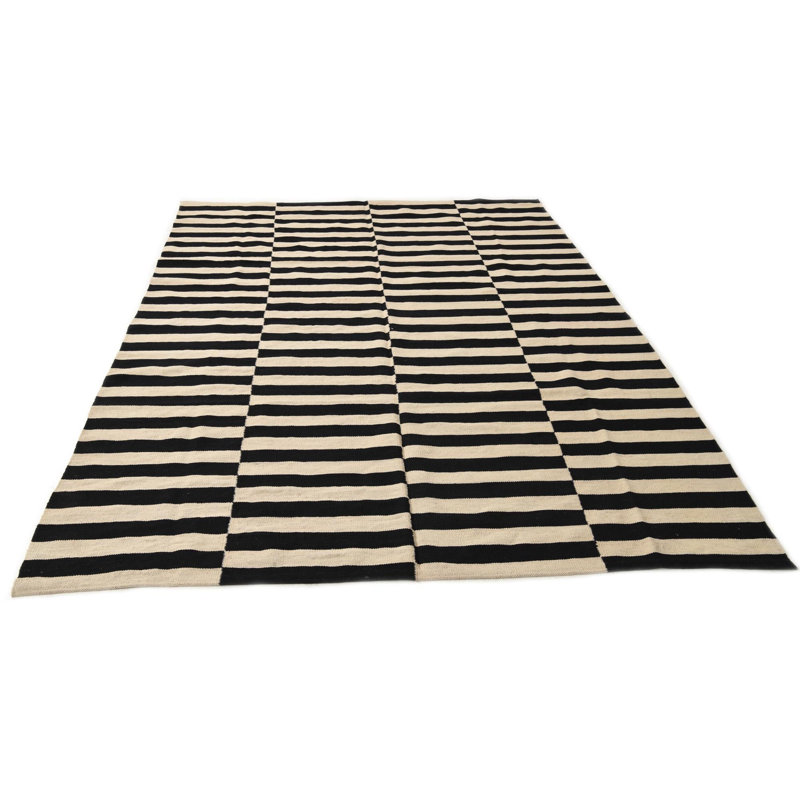 Tapis noir et blanc Ohlson