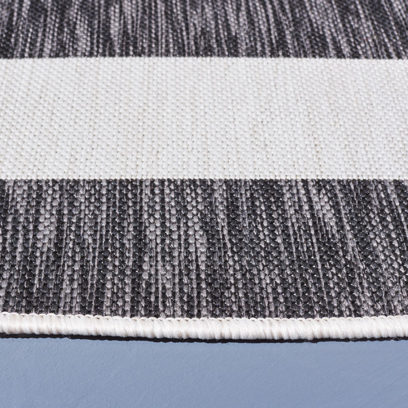 Tapis d'intérieur / extérieur à rayures Areebah Performance, Rond 6 pi 7 po