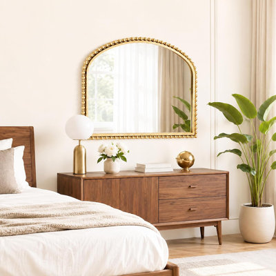 Miroir mural arqué de 36 po x 28 po de large avec cadre perlé doré antique audacieux, miroir de cheminée décoratif pour cheminée ou vestibule, miroir décoratif suspendu horizontal pour la décoration murale de salon