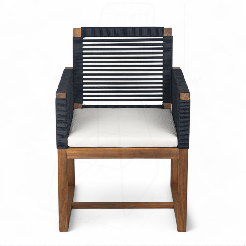 Ensemble de chaises d'extérieur avec matériaux durables et design élégant