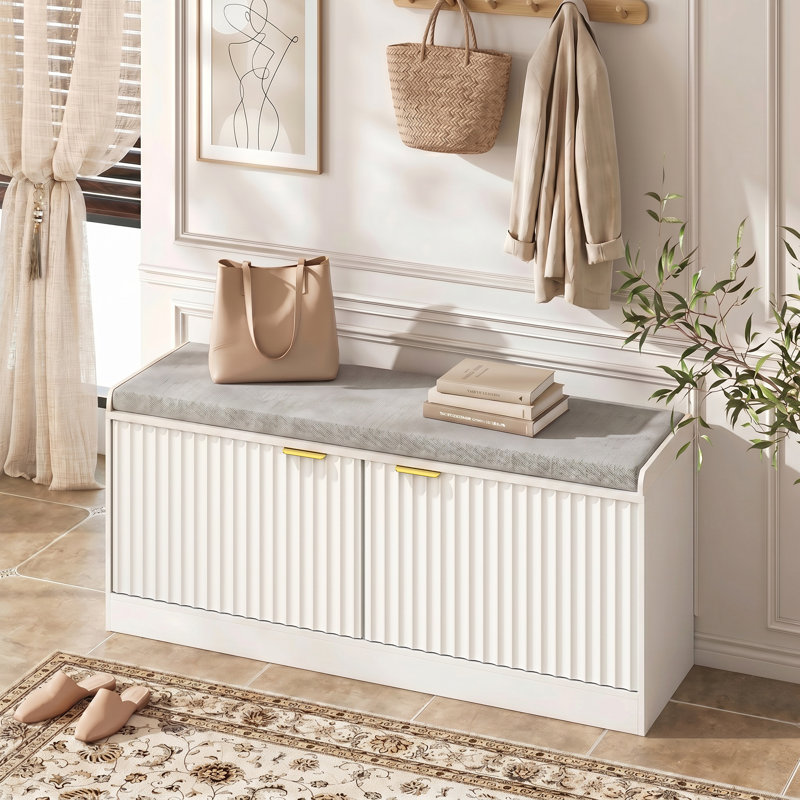 Banc de rangement de 39 po de largeur avec coussin de siège rembourré, banc à chaussures spacieux avec 2 portes et tablette réglable pour les entrées, les chambres et les salons
