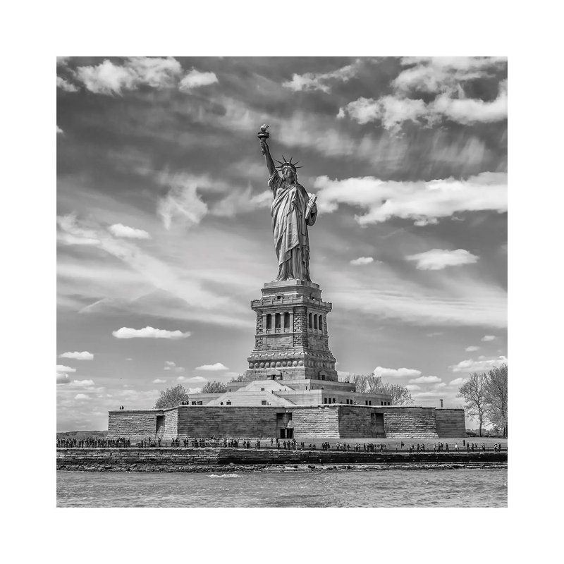 NYC Statue Of Liberty by Melanie Viola - Wrapped Canvas Print, 66.04 cm H x 66.04 cm W x 1.91 cm D