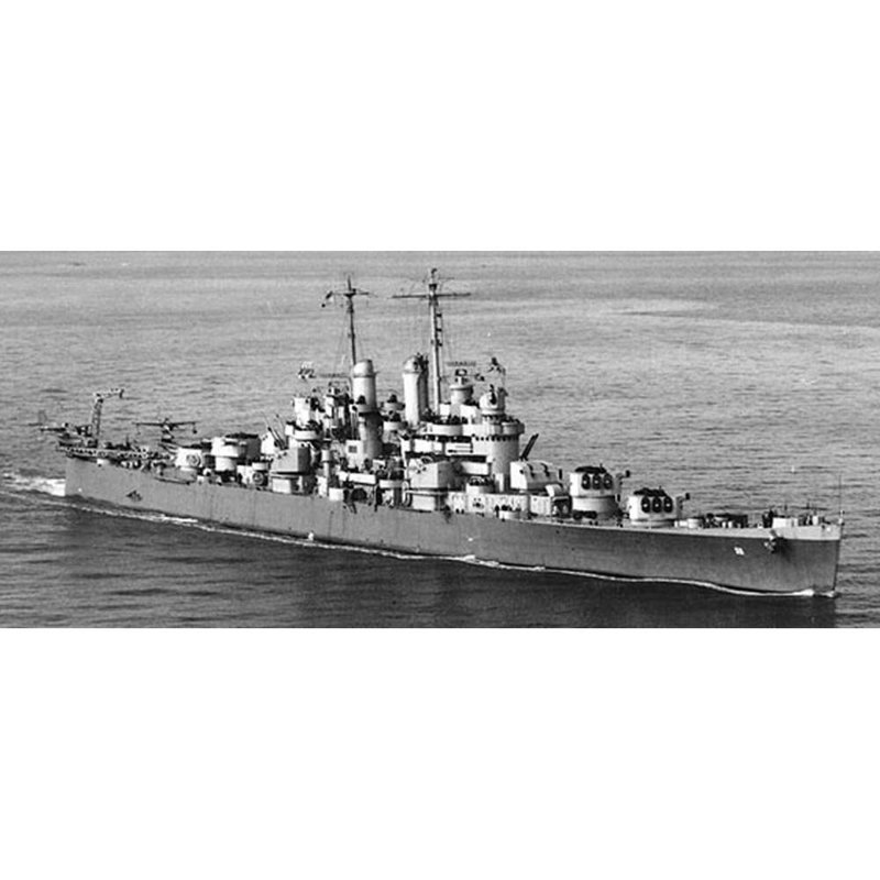 Cleveland-class cruiser moyen, H 10 po x l 30 po x P 5 po