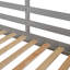 Lit simple au-dessus d'un lit superposé - construction en bois de pin avec thème de maison de jeu blanc avec garde-corps aux chutes accidentelles-1791380931