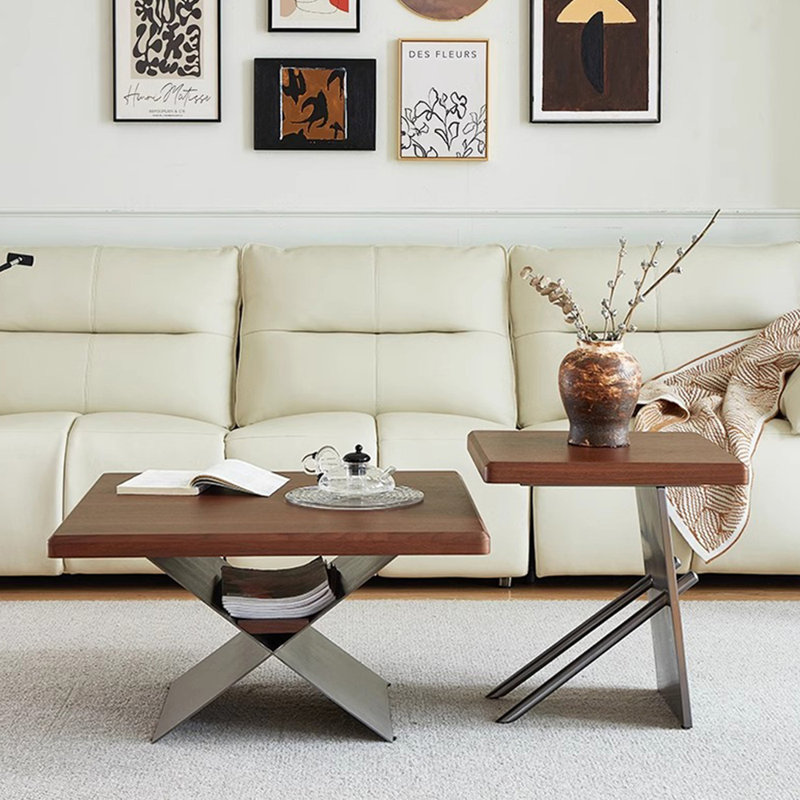 Table basse simple en bois de noyer massif