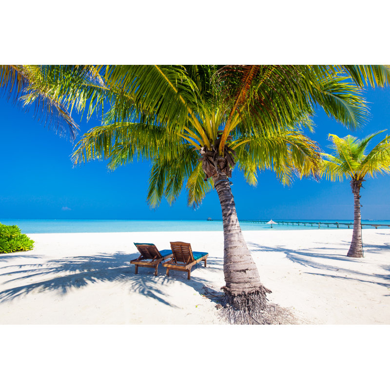 «Tropical Beach» par Mvaligursky - Photographie sur toile tendue, L 12 po x H 8 po