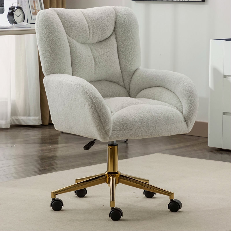 Chaise de bureau pivotante en tissu Schlueter avec base en métal doré et roues universelles, Ivoire Teddy