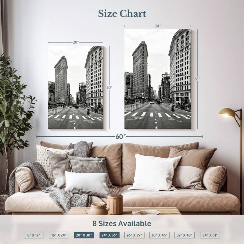 Aime The Flatiron Building, H 36 po x l 24 po