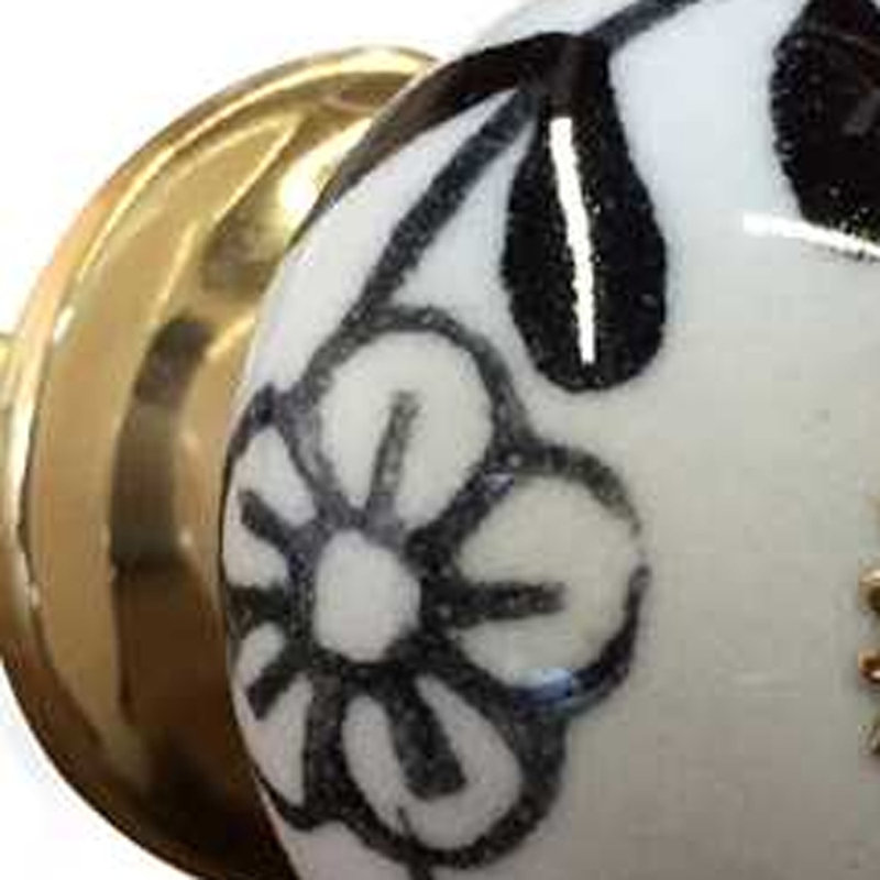 Ensemble de douze boutons de tiroir en céramique noir et blanc