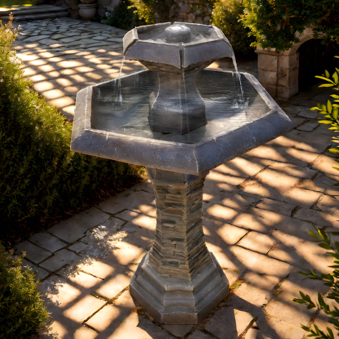 Brunnen Collin aus Polyresin mit Licht