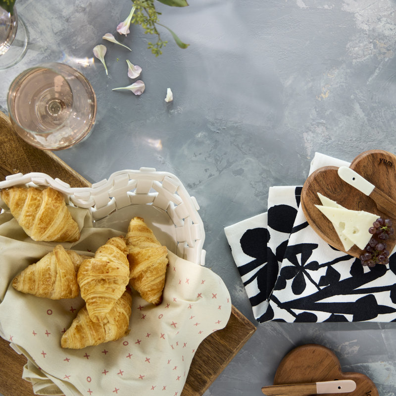 Heart Bread Basket With Towel