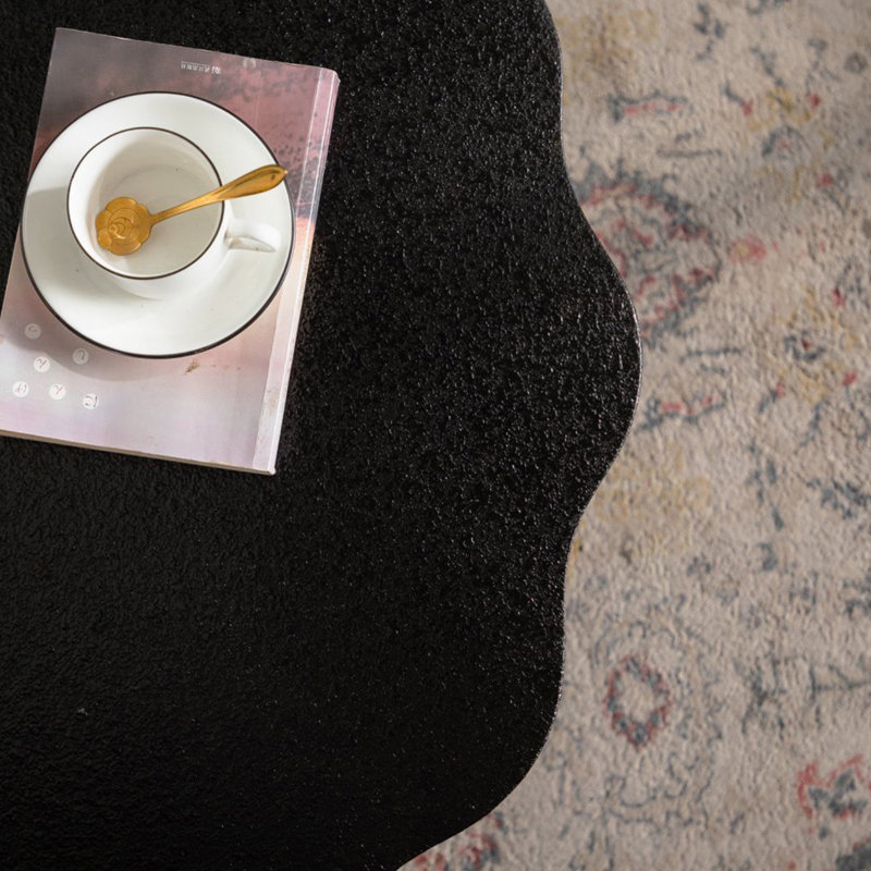 Table basse unique à forme ondulée, Noir