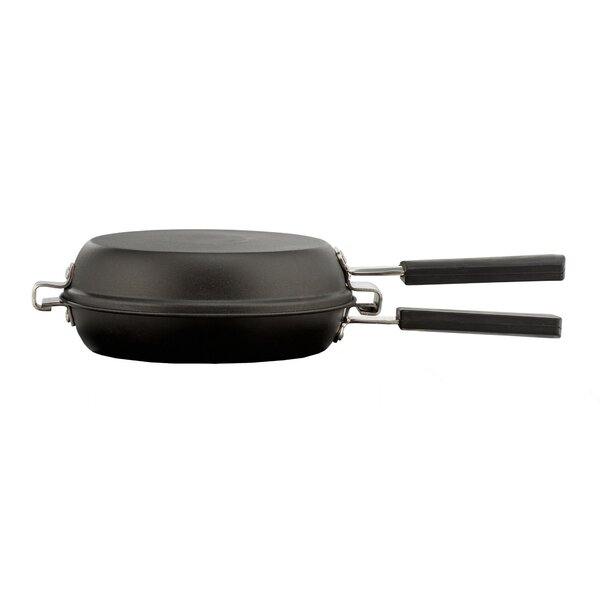 https://assets.wfcdn.com/im/88715096/resize-h600-w600%5Ecompr-r85/1338/133897587/Bon+Chef+Stainless+Steel+Non+Stick+8.62%27%27+Omelette+Pan.jpg