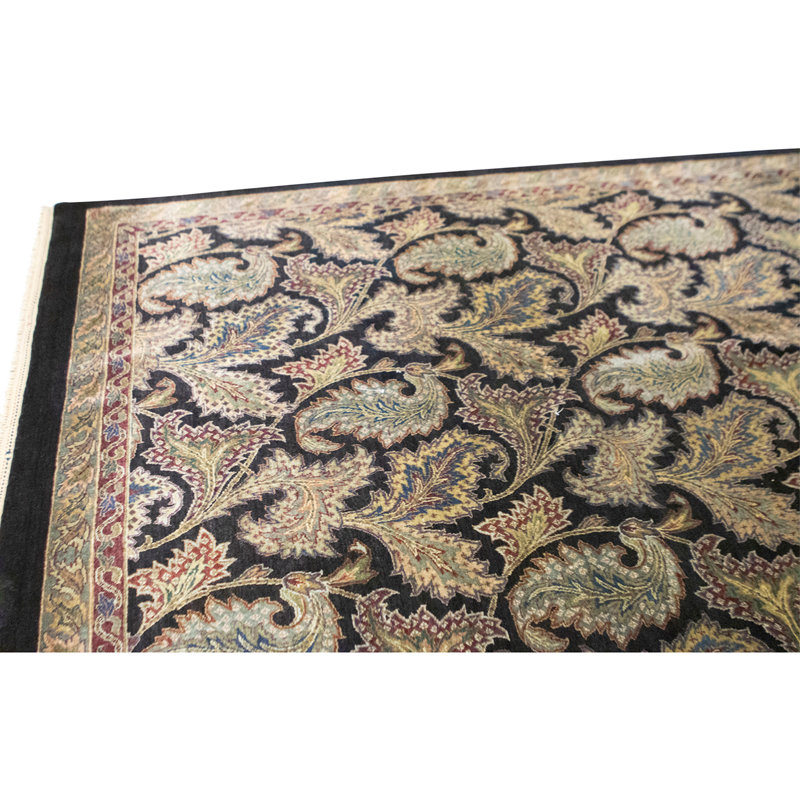 Tapis noir noué à la main de haute qualité