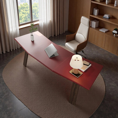 Luxurious and Sophisticated Boss Desk