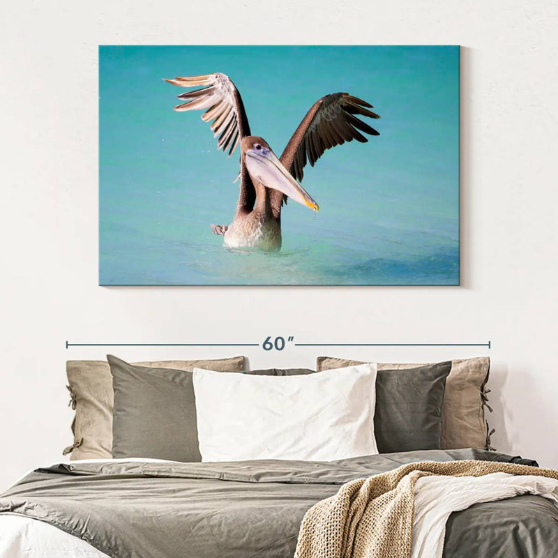 Pélican avec ailes déployées, H 34 po x l 51 po