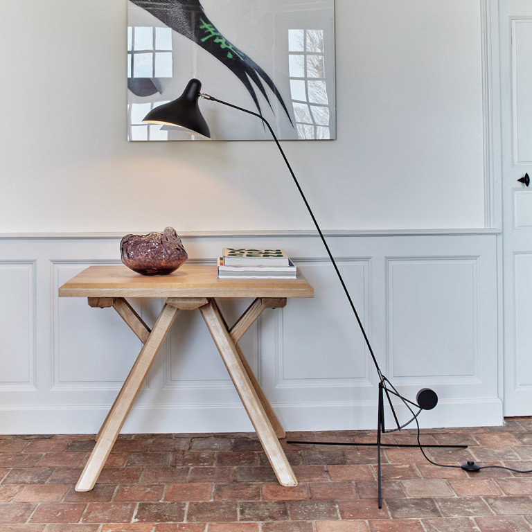 Mantis 66.93'' Black Task Floor Lamp