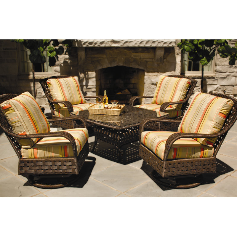 Haven Outdoor Swivel Lounge Chair, Cottage Pepper