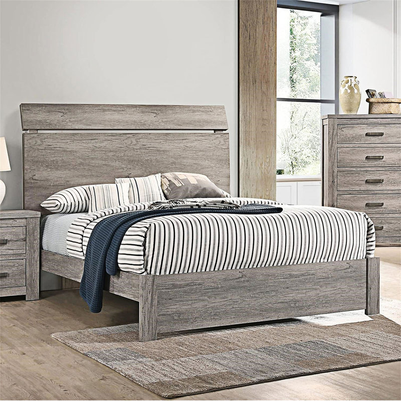 Wooden Bed, Queen