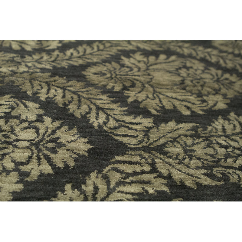 Hand Woven Wool Floral Area Rug