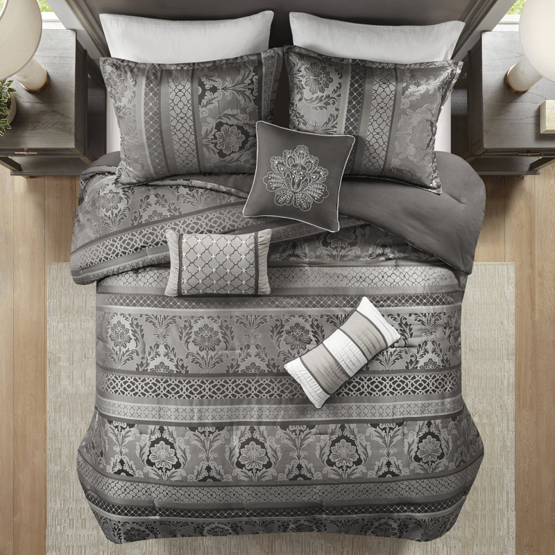 Édredon gris pour grand lit - 7 pièces avec tissu de literie brodé et coutures élégantes