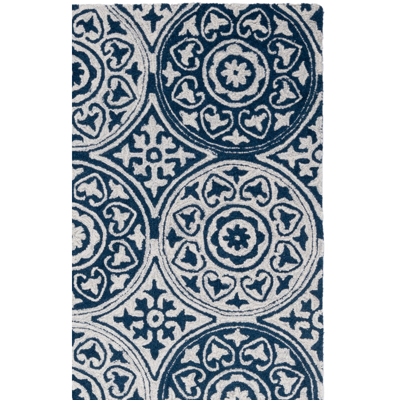 Tapis en laine / coton touffeté à la main Norissa en ivoire / bleu, Tapis de couloir 2 pi 3 po x 8 pi