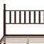 Lit plateforme très grand en bois massif avec tête de lit en forme de gourde, cadre de lit de style rétro, grand rangement sous le lit-398424639