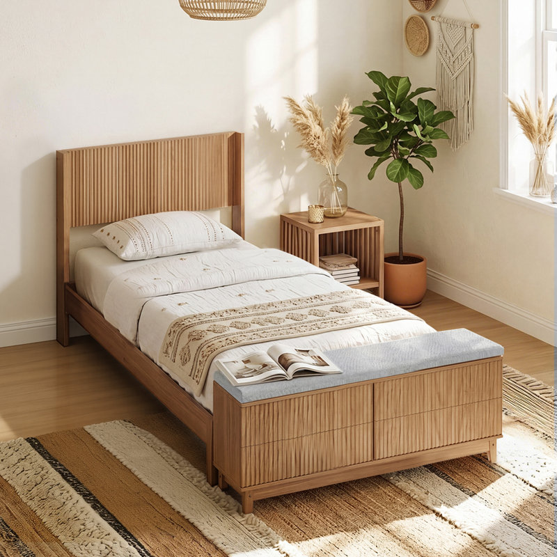 Structure de lit simple en bois de chêne naturel avec banc de rangement intégré au pied de lit, 4 tiroirs, tête de lit, robuste, aucun sommier requis, style Mid-Century moderne