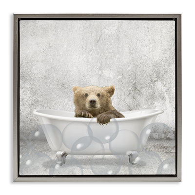 «Baby Bear Bath Time», art mural sur toile flottante par Kim Allen