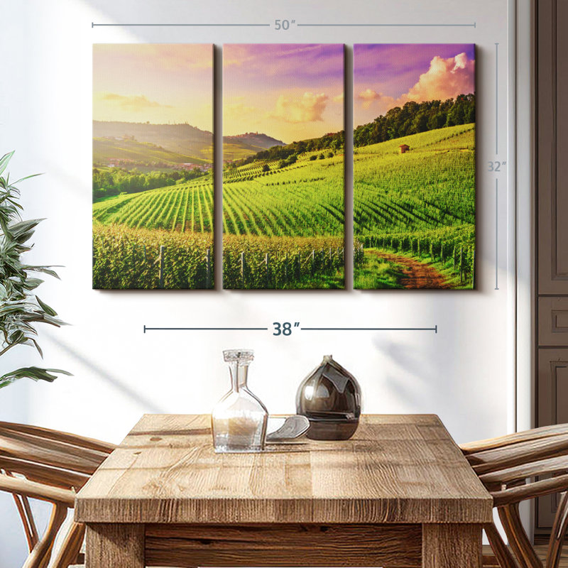 "Vineyard In Langhe" sur toile, H 32 po x l 50 po x P 1,25 po