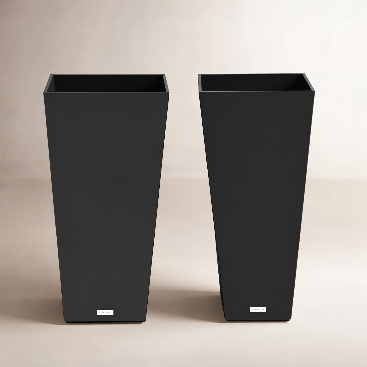 V-Resin Series 15" Pot Planter, 30'' H x 15'' W x 15'' D, 2pk