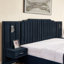 Lit plateforme tapissier très grand de qualité supérieure, conception moderne en velours, bleu foncé