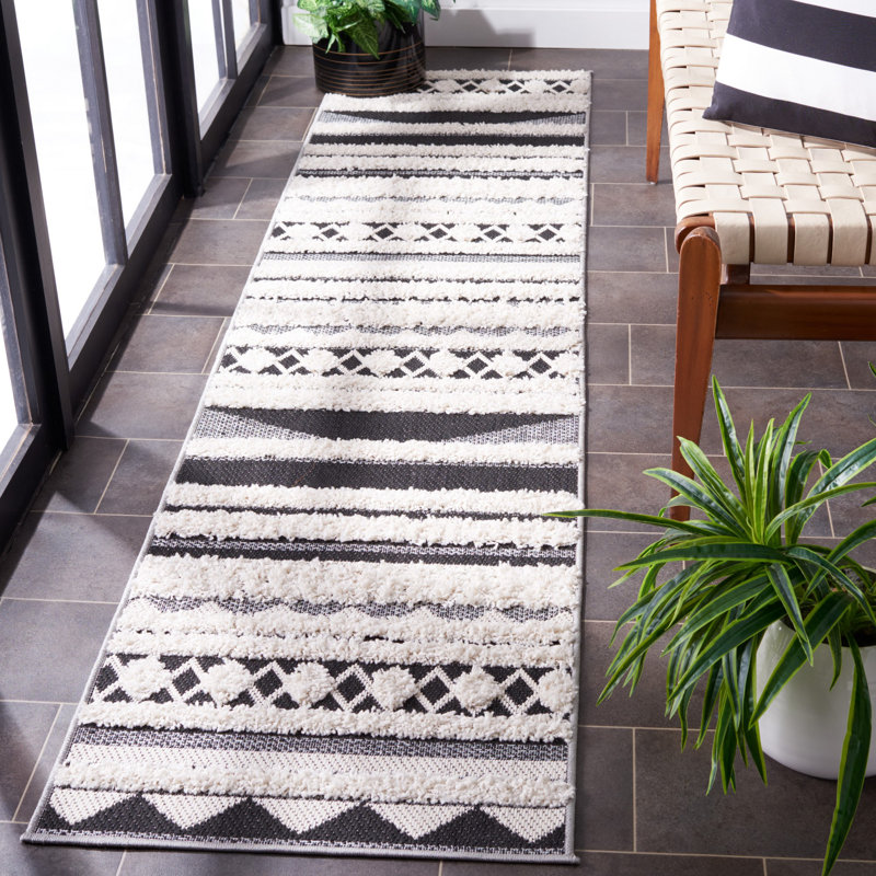 Aarent Southwestern Ivory/Black Indoor / Outdoor Area Indoor/Outdoor Area Rug, Runner 2' x 8'