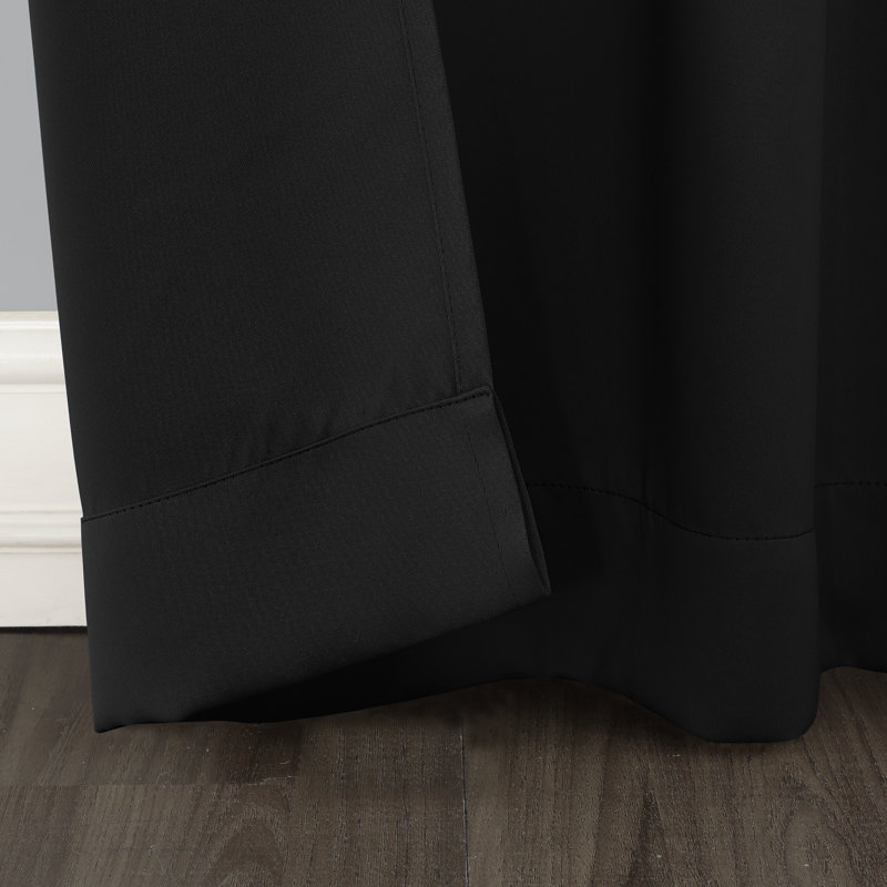 Panneau de rideau occultant avec œillets Burrier Wayfair Basics, Noir, L 54 po x L 63 po