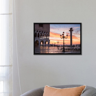 «Dawn at St. Mark's Square, Venice» par Matteo Colombo, impression sur toile