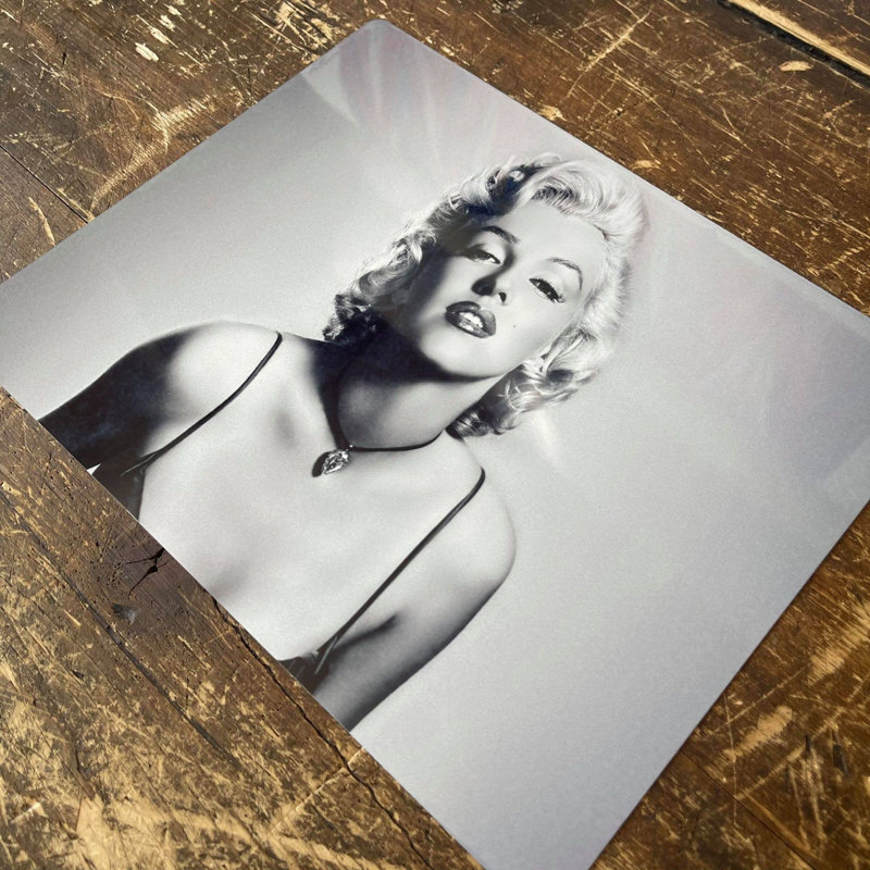0639 Entertainment Wall Decor on Metal, 20cm H x 25cm W