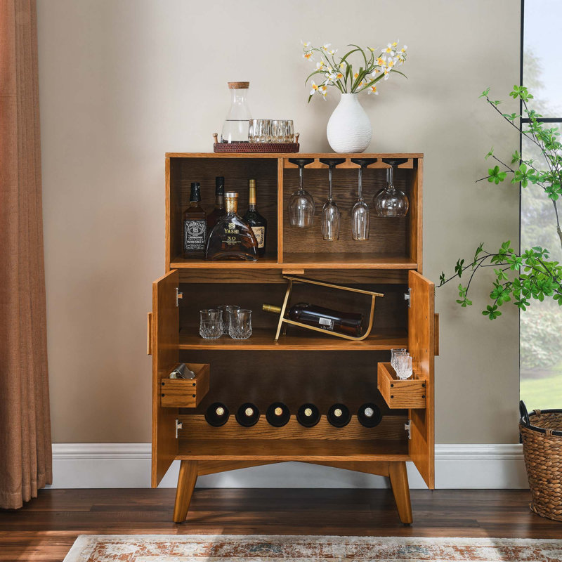 Buffet rustique avec porte-verres à vin, support à vin et tablette réglable