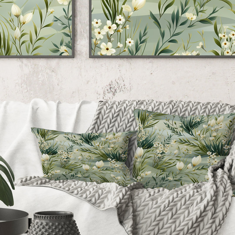 Coussin décoratif en polyester Green Grassland Meadows, H 16 po x l 16 po