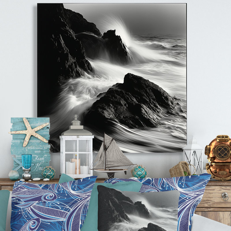 «Black and White Rocky Beach Horizon III», reproduction sur toile, H 16 po x l 16 po x P 1 po, Toile tendue
